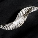 Ruffle large pin, silver with fw pearl